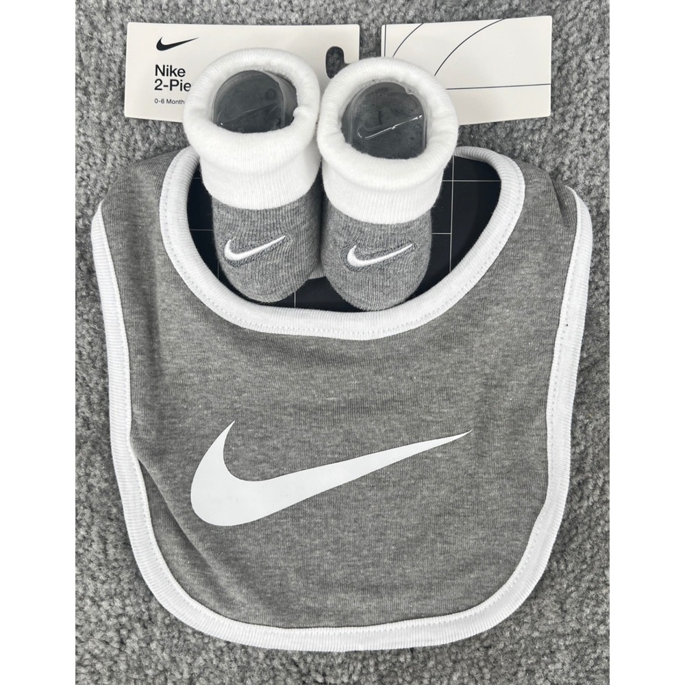Nike Bib and‎ Booties 2-Piece Set Baby 0-6M Grey White Swoosh NEW